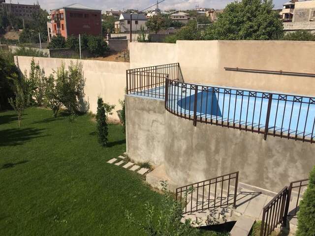 Виллы Cozy House In Yerevan City Center Ереван-14
