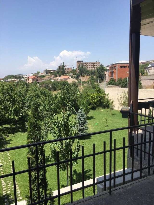 Виллы Cozy House In Yerevan City Center Ереван-16