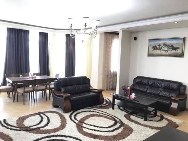 Виллы Cozy House In Yerevan City Center Ереван-17
